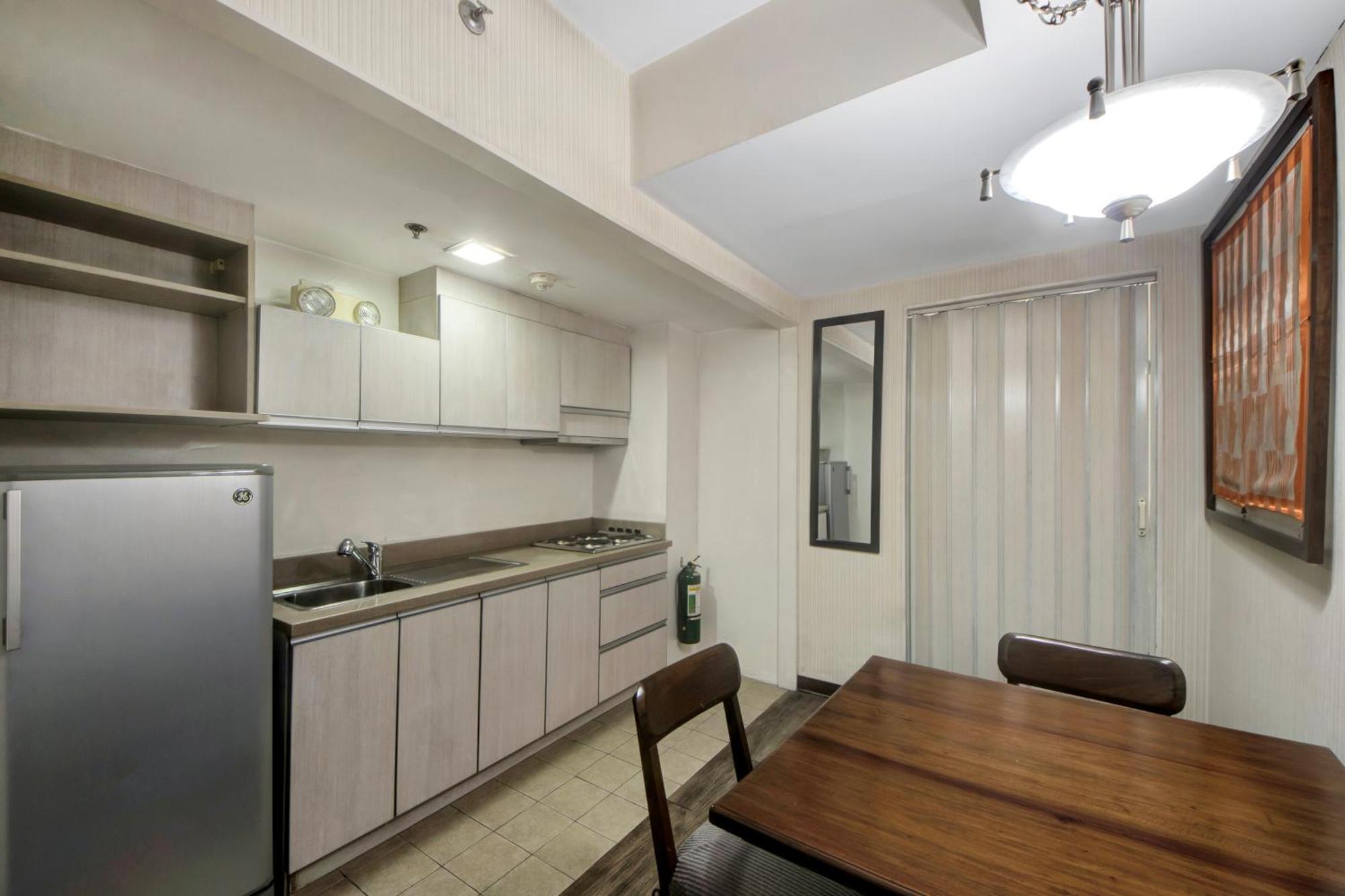 Super Oyo Capital O 907 Ceo Flats Hotel Makati City Exterior photo