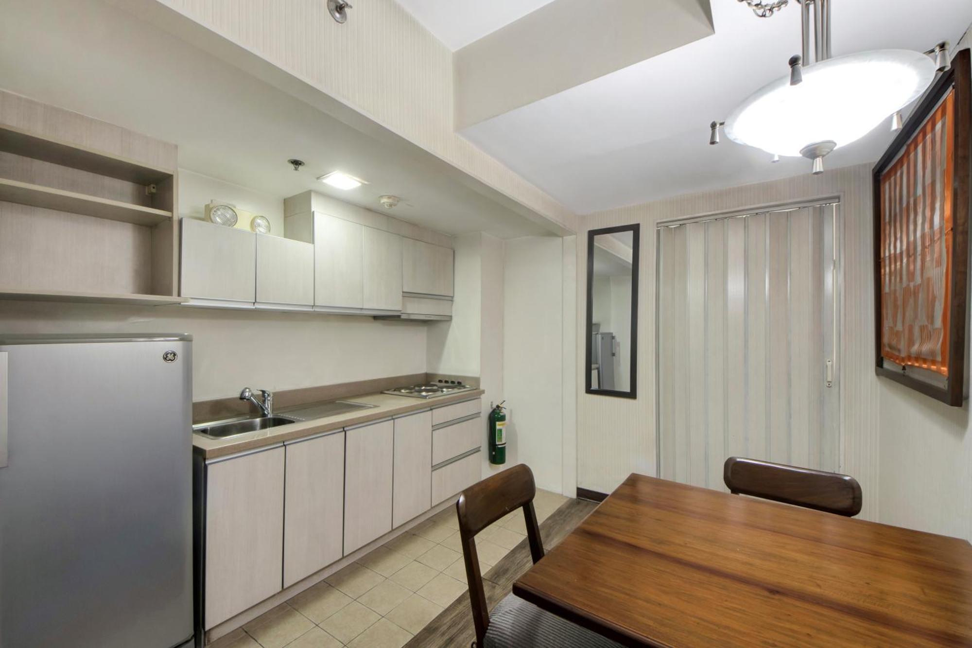 Super Oyo Capital O 907 Ceo Flats Hotel Makati City Exterior photo